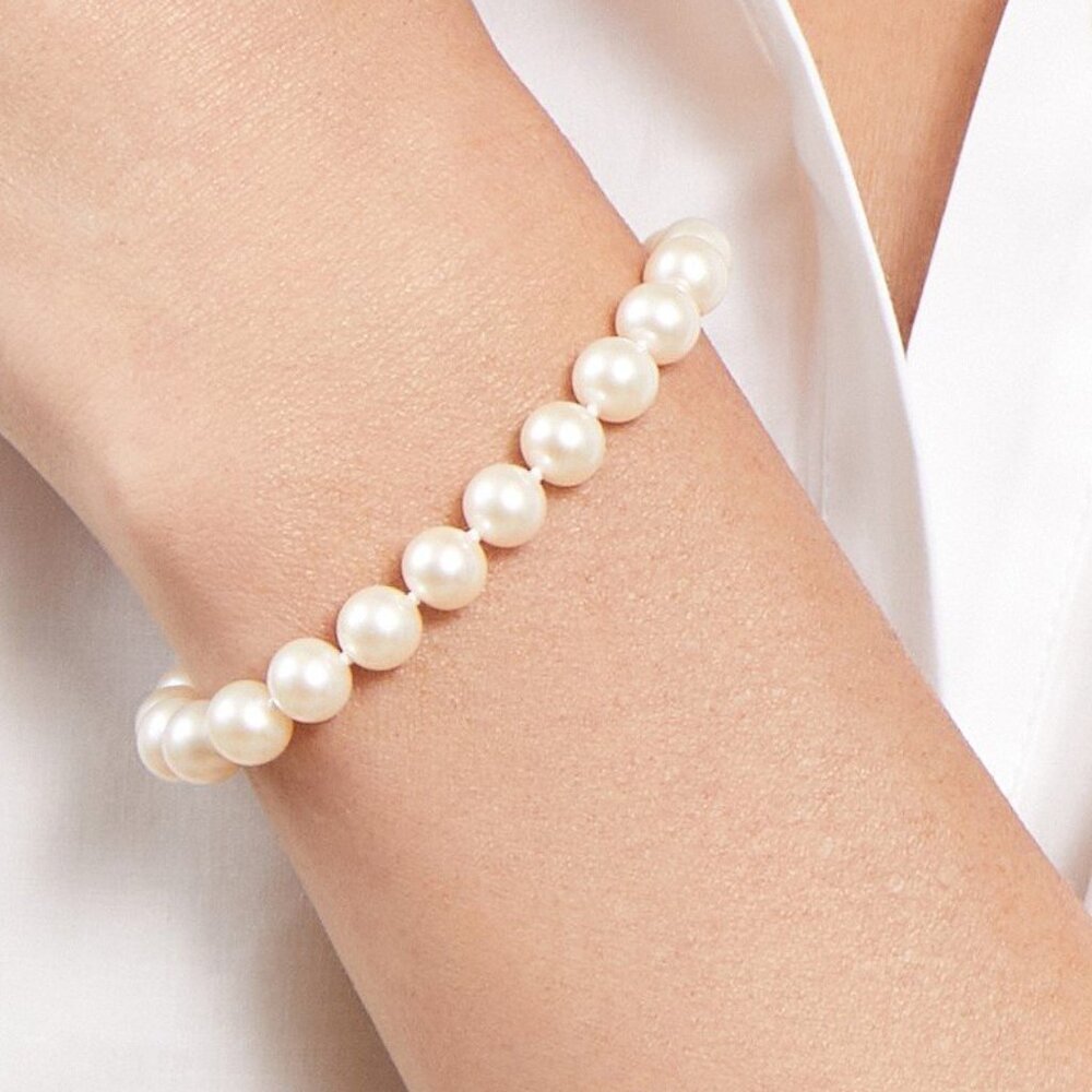 Pearl Bracelet with Gold Lobster Clasp Closure